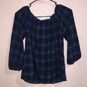 Off the shoulders plain top